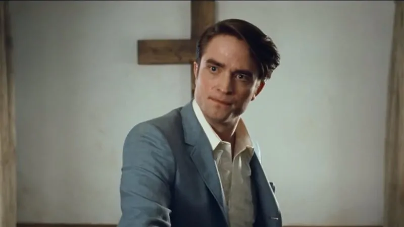 Robert Pattinson atuando como o pastor em O Diabo de Cada Dia.