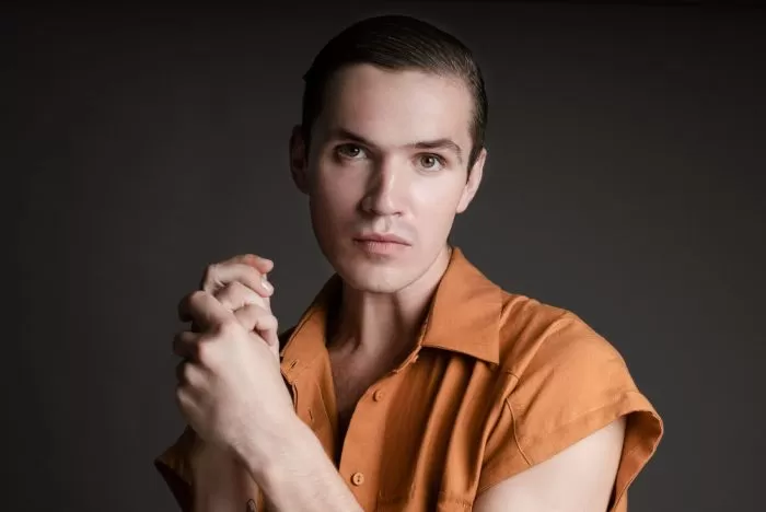 Homens trans enfrentam dificuldades no acesso à saúde homens trans posa pra foto