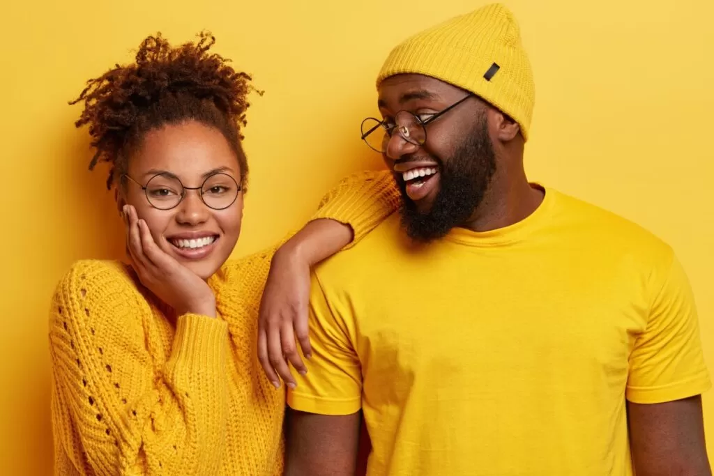 Precisamos falar sobre masculinidade tóxica! masculinidade tóxica x masculinidade saudável: casal feliz