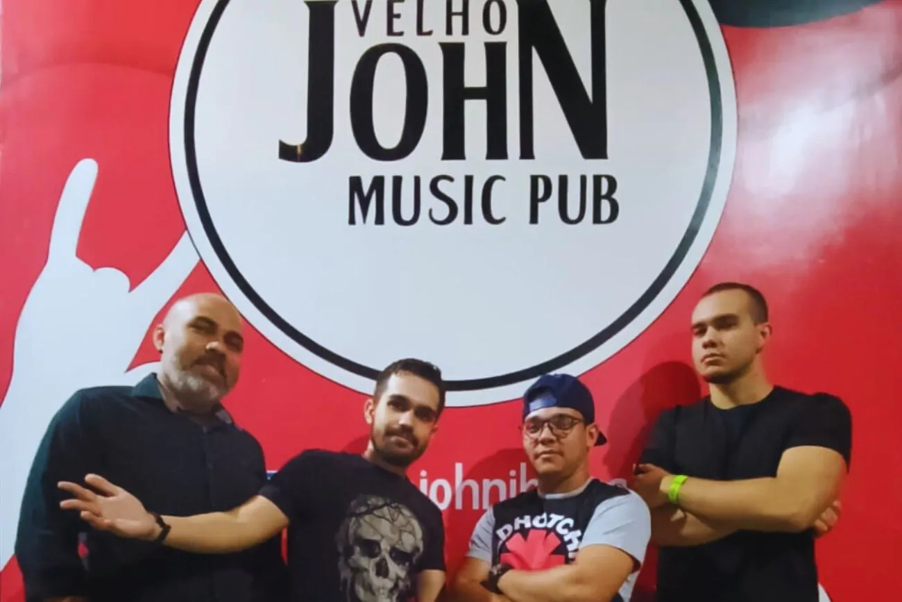 Banda JS Rocks fazendo show no Velho John Ibiapaba