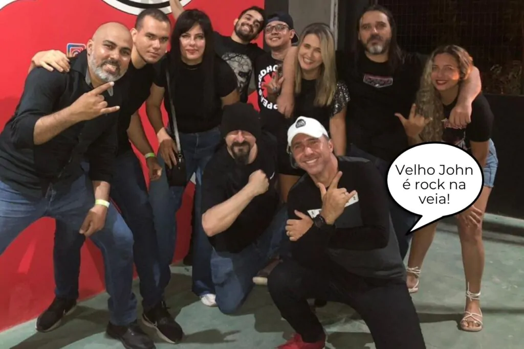 JS Rocks e amigos no Velho John Ibiapaba ou Velho John Music Pub, na cidade de Ibiapina, Ceará. Joselan Santana (vocal), Isaías Canabrava (baixo), Daniel Canabrava (guitarra), Josué Araújo (bateria), Renan Pessoa.